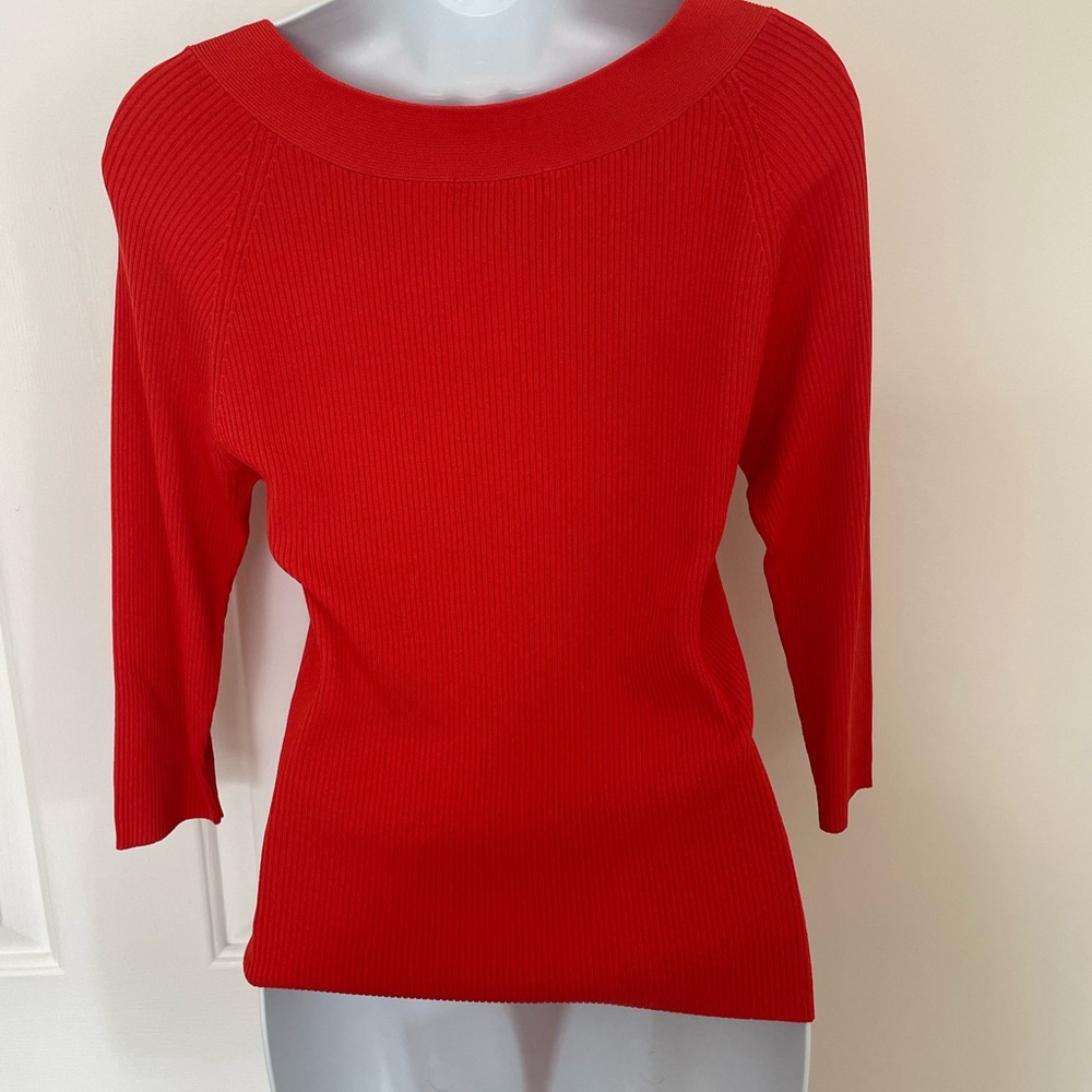 🥕Beautiful SML Top🥕 - Picture 4 of 5